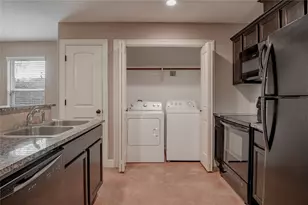 2002 20th St, Huntsville, TX 77340 - Photo 12