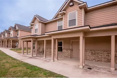 2002 20th Street #103, Huntsville, TX 77340 - Photo 2