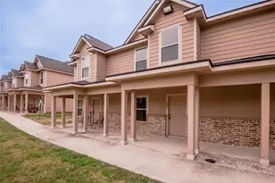 2002 20th St, Huntsville, TX 77340 - Photo 2