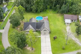 14742 Cypress Dr, Conroe, TX 77302 - Photo 2