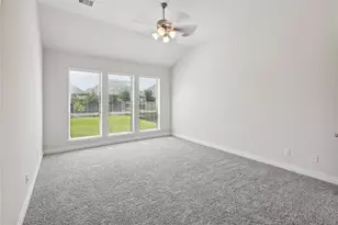 211 Painted Trillium Dr, Conroe, TX 77304 - Photo 12