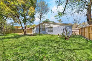 9611 Highmeadow Dr, Houston, TX 77063 - Photo 34