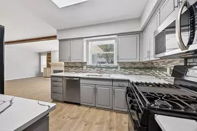 9611 Highmeadow Drive, Houston, TX 77063 - Photo 14