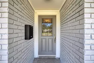 9611 Highmeadow Dr, Houston, TX 77063 - Photo 6