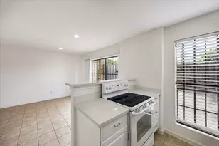 6645 Wanda Ln, Houston, TX 77074 - Photo 8
