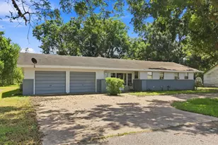 817 Masonic Oak Dr, Brazoria, TX 77422 - Photo 2