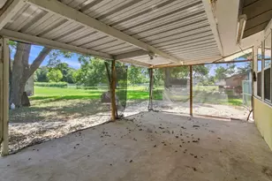 817 Masonic Oak Dr, Brazoria, TX 77422 - Photo 18
