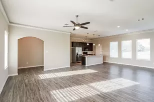 415 Lakeland Cir, Rosharon, TX 77583 - Photo 4