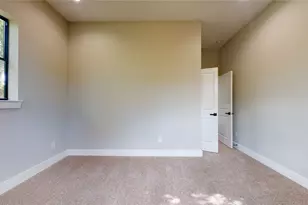 806 E 39th St, Houston, TX 77022 - Photo 32