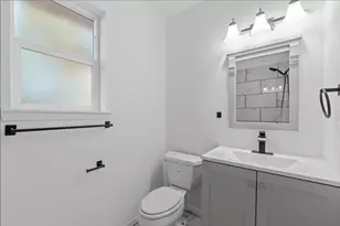9930 Valley Lake Dr, Houston, TX 77078 - Photo 8