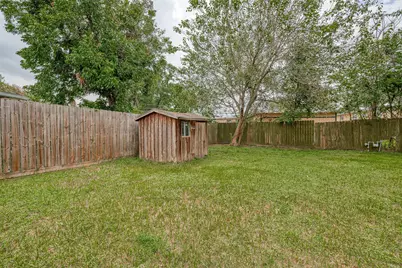2051 Santa Rosa Street, Houston, TX 77023 - Photo 32