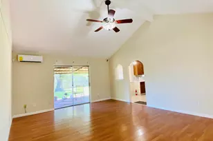 13447 Greenway Dr, Sugar Land, TX 77498 - Photo 4