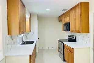 13447 Greenway Dr, Sugar Land, TX 77498 - Photo 8