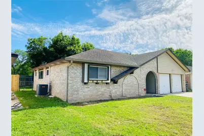 13447 Greenway Drive, Sugar Land, TX 77498 - Photo 2