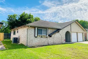 13447 Greenway Dr, Sugar Land, TX 77498 - Photo 2