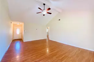 13447 Greenway Dr, Sugar Land, TX 77498 - Photo 6