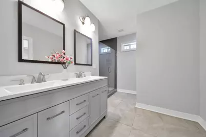 10406 Woodwind Drive, Houston, TX 77025 - Photo 12