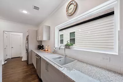 1333 W 22nd Street #F, Houston, TX 77008 - Photo 4