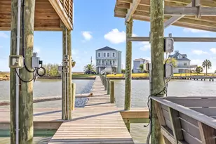 11818 Sportsman Rd, Galveston, TX 77554 - Photo 8