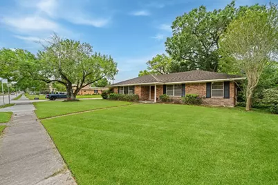 4501 Willowbend Boulevard, Houston, TX 77035 - Photo 8
