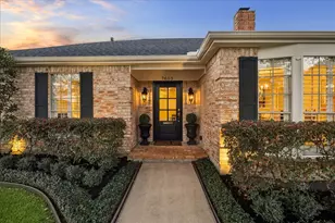 7603 Windswept Ln, Houston, TX 77063 - Photo 2
