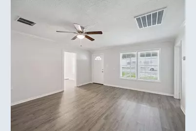 820 Texas Street, Liberty, TX 77575 - Photo 2