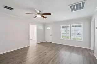 820 Texas St, Liberty, TX 77575 - Photo 2