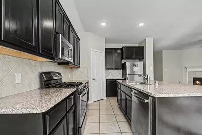 6615 Hunters Trace Lane, Baytown, TX 77521 - Photo 4