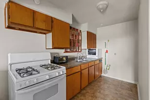 810 93rd St, Galveston, TX 77554 - Photo 2