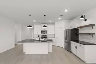 7815 Jade Crst Dr, Angleton, TX 77515 - Photo 6