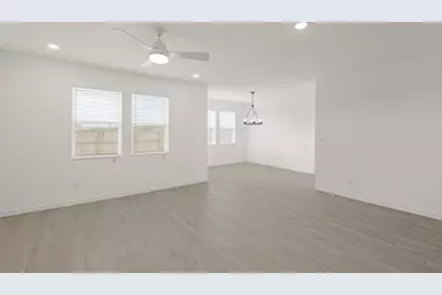 7815 Jade Crest Dr, Angleton, TX 77515 - Photo 8