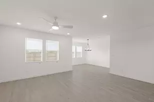 7815 Jade Crst Dr, Angleton, TX 77515 - Photo 8