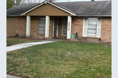 8619 Leawood Boulevard, Houston, TX 77099 - Photo 2