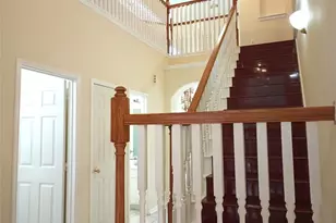 14810 Horse Creek Ln, Sugar Land, TX 77498 - Photo 4