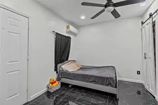 9739 Cargill St, Houston, TX 77029 - Photo 12