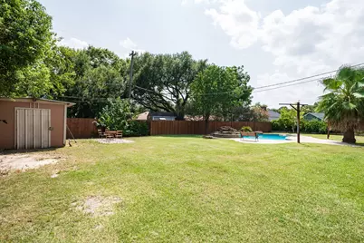 5007 Inverness Drive, Baytown, TX 77521 - Photo 10