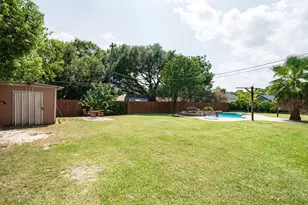 5007 Inverness Dr, Baytown, TX 77521 - Photo 10