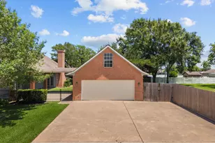 616 Westwood Cir, La Marque, TX 77568 - Photo 8