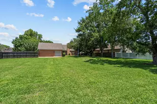 616 Westwood Cir, La Marque, TX 77568 - Photo 46