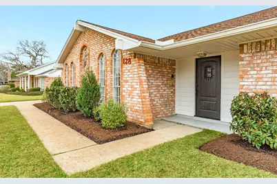 128 Catalpa Street, Lake Jackson, TX 77566 - Photo 6