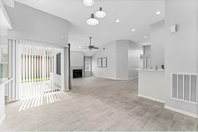 7810 Poitiers Drive, Houston, TX 77071 - Photo 8