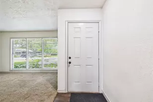 302 Sycamore Dr, Hitchcock, TX 77563 - Photo 4