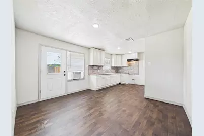 302 Sycamore Drive, Hitchcock, TX 77563 - Photo 12