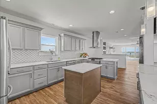 1809 E Bayshore Dr Dr, Palacios, TX 77465 - Photo 18