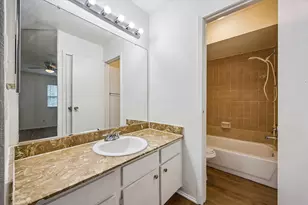 768 Memorial Mews St, Houston, TX 77079 - Photo 8