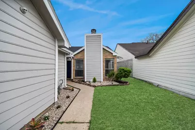 11830 Plumpoint Drive, Houston, TX 77099 - Photo 8