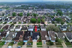 11830 Plumpoint Dr, Houston, TX 77099 - Photo 2