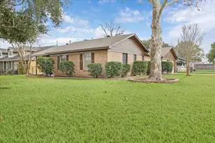 431 Hummingbird Ln, Houston, TX 77060 - Photo 1