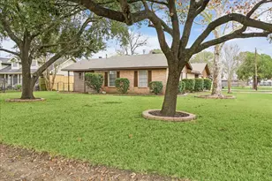 431 Hummingbird Ln, Houston, TX 77060 - Photo 2