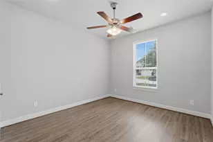 5757 Lakeside Villas Ct, Conroe, TX 77304 - Photo 32